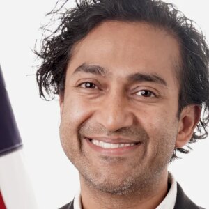 FDA Official Proposes 'Path Forward' After COVID Vaccine Claim