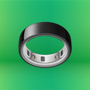 Black Oura Ring on display against green gradient background.