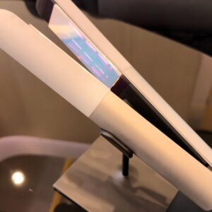 L’Oréal’s latest flat iron uses infrared light to make hair styling much faster